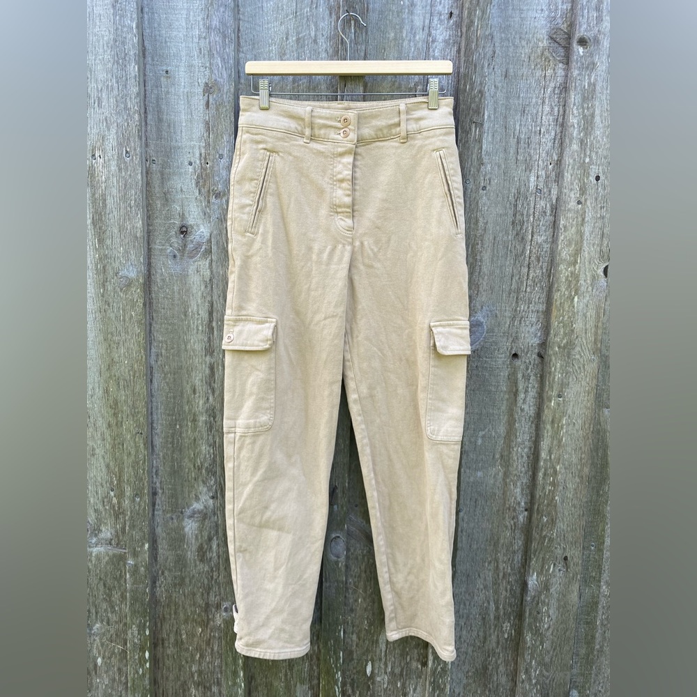 Aritzia Straight-Leg Cargo Pants in Light Beige
